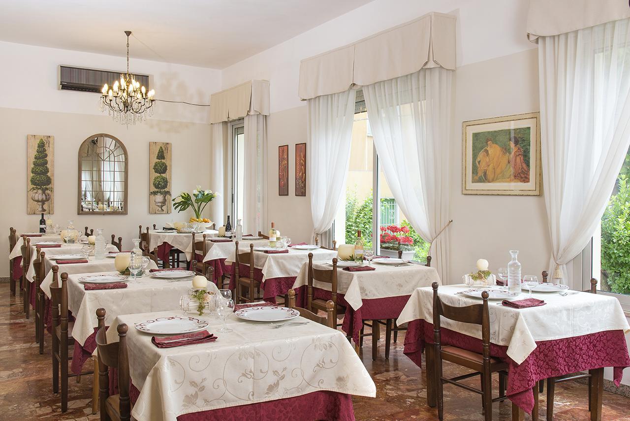 Hotel Olimpia 벨레지아아지마리나 외부 사진